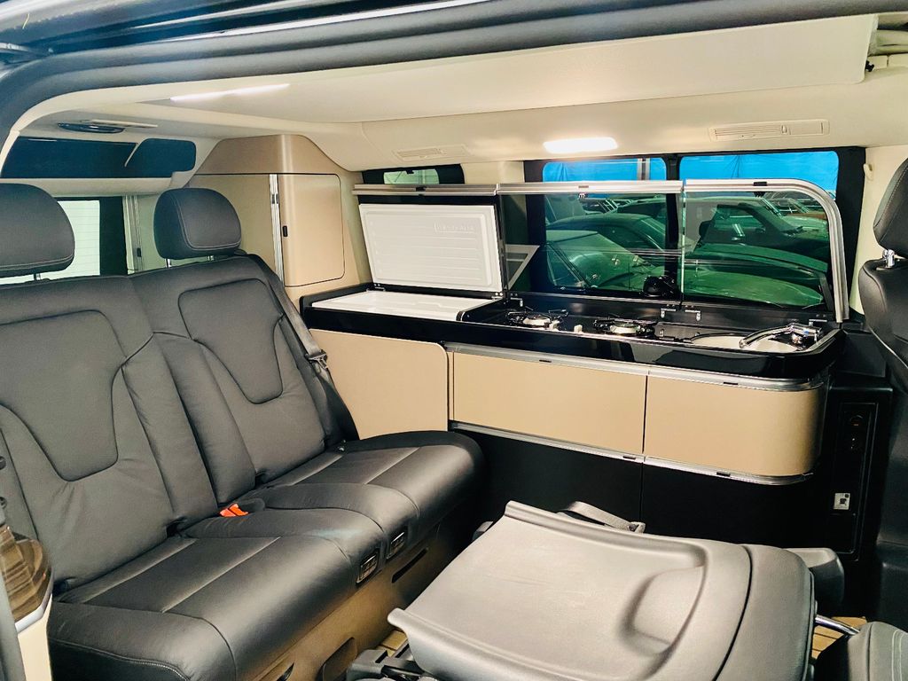 Mercedes-Benz 220 2022