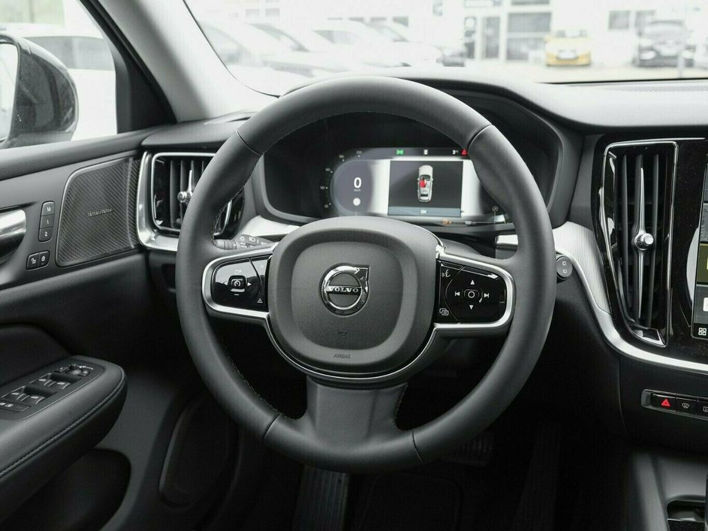 Volvo V60 2025