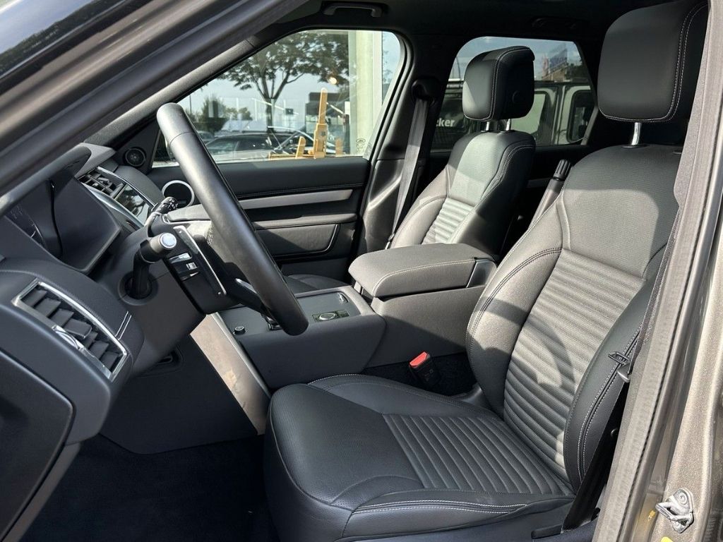 Land Rover Discovery 2022