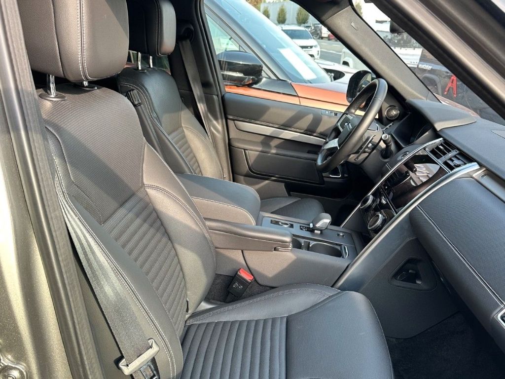 Land Rover Discovery 2022