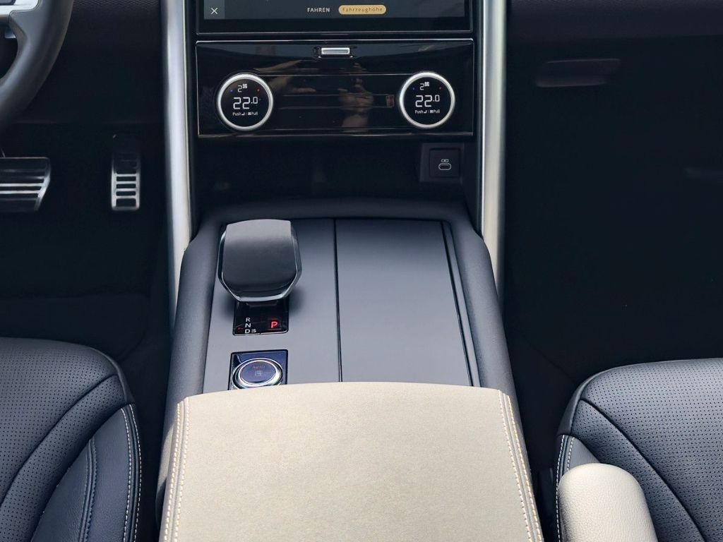 Land Rover Discovery 2022