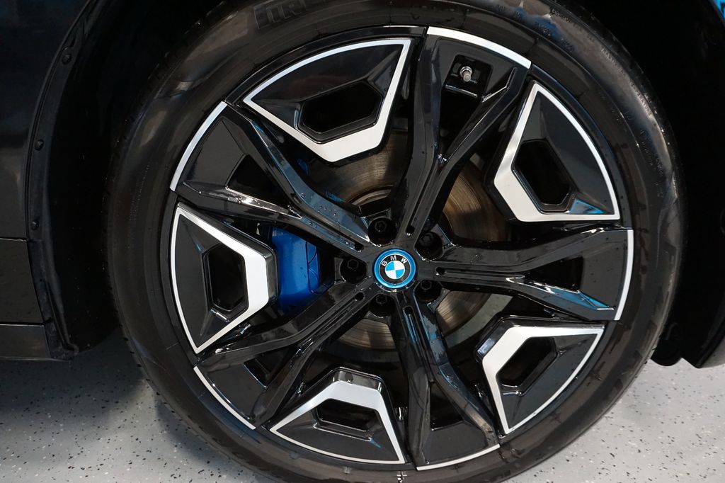 BMW iX 2023
