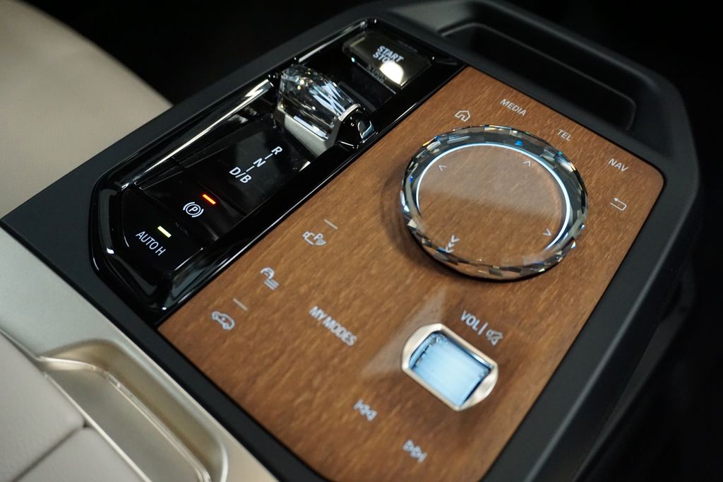 BMW iX 2023
