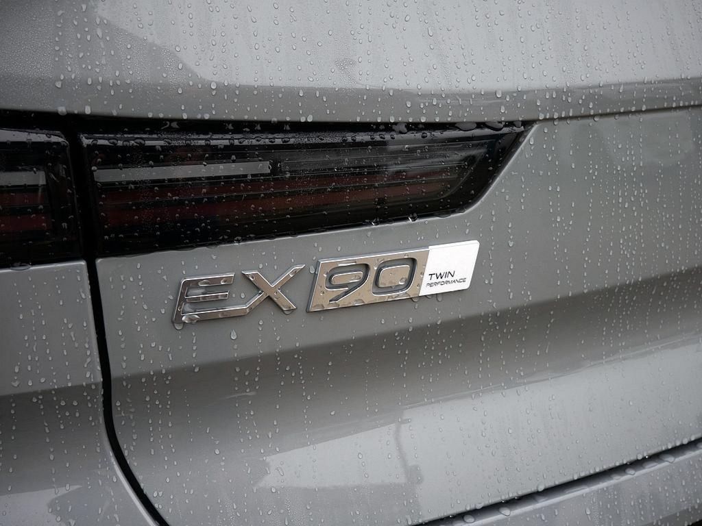 Volvo EX90