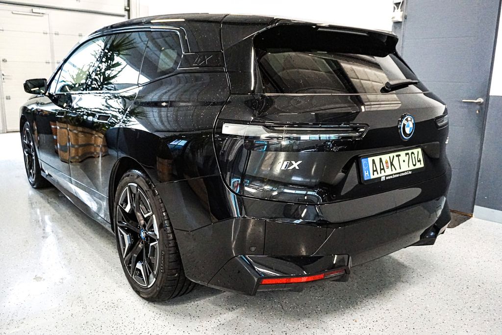 BMW iX 2023