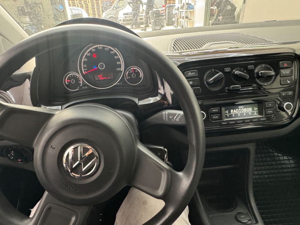 Volkswagen up! 2013