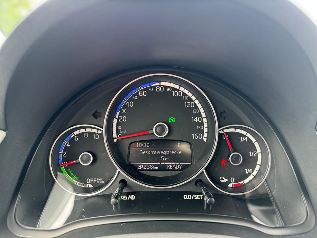 Volkswagen up! 2025