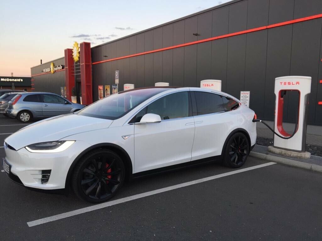Tesla Model X 2016
