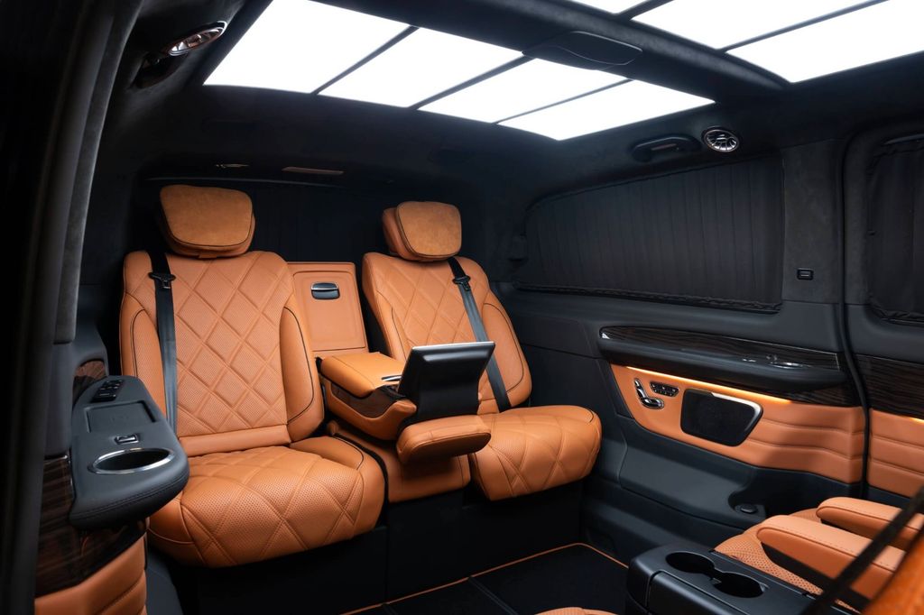 Mercedes-Benz V 300 2024