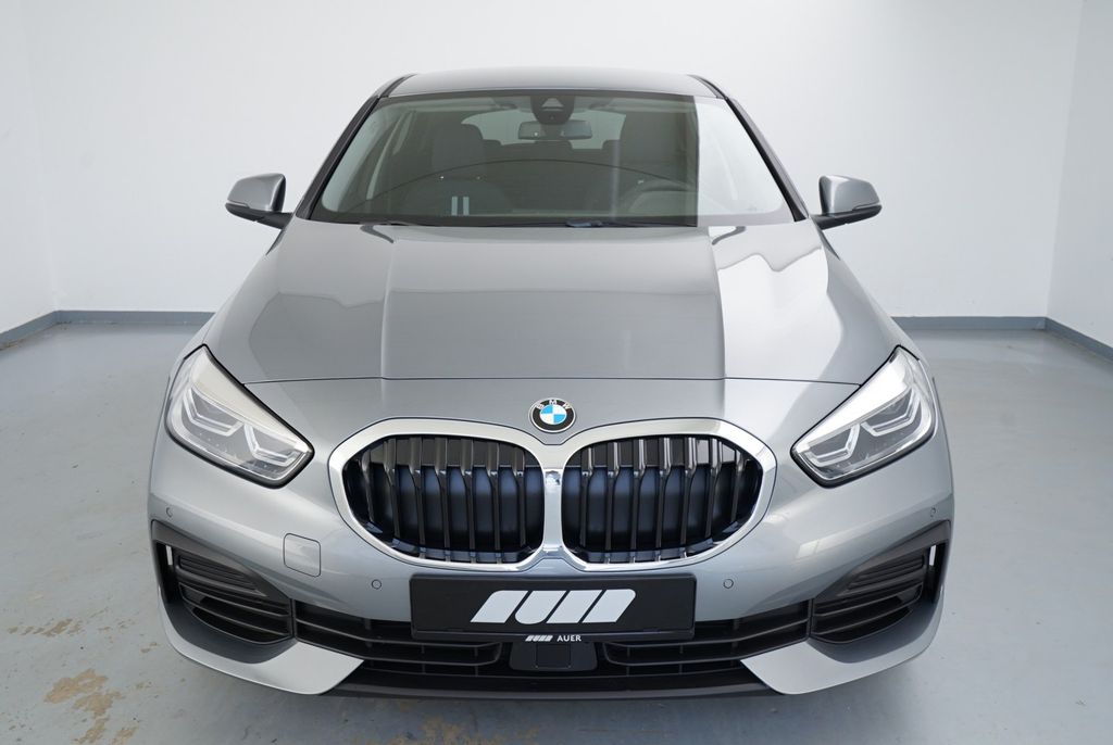 BMW 118 2024