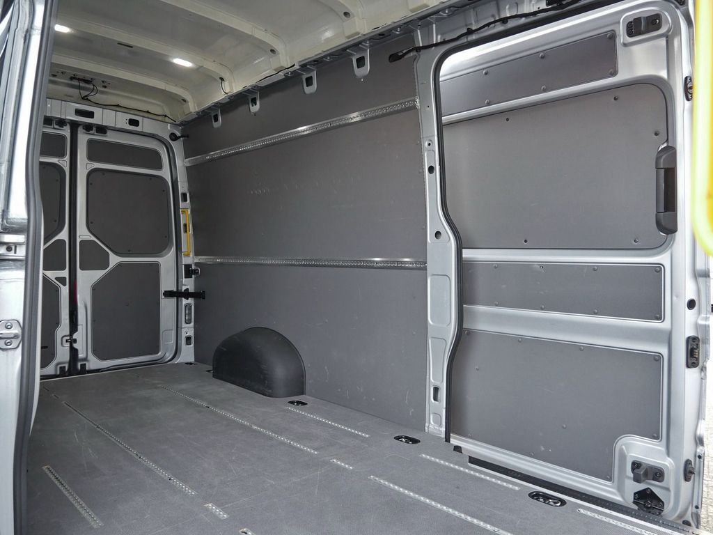 Volkswagen Crafter 2023