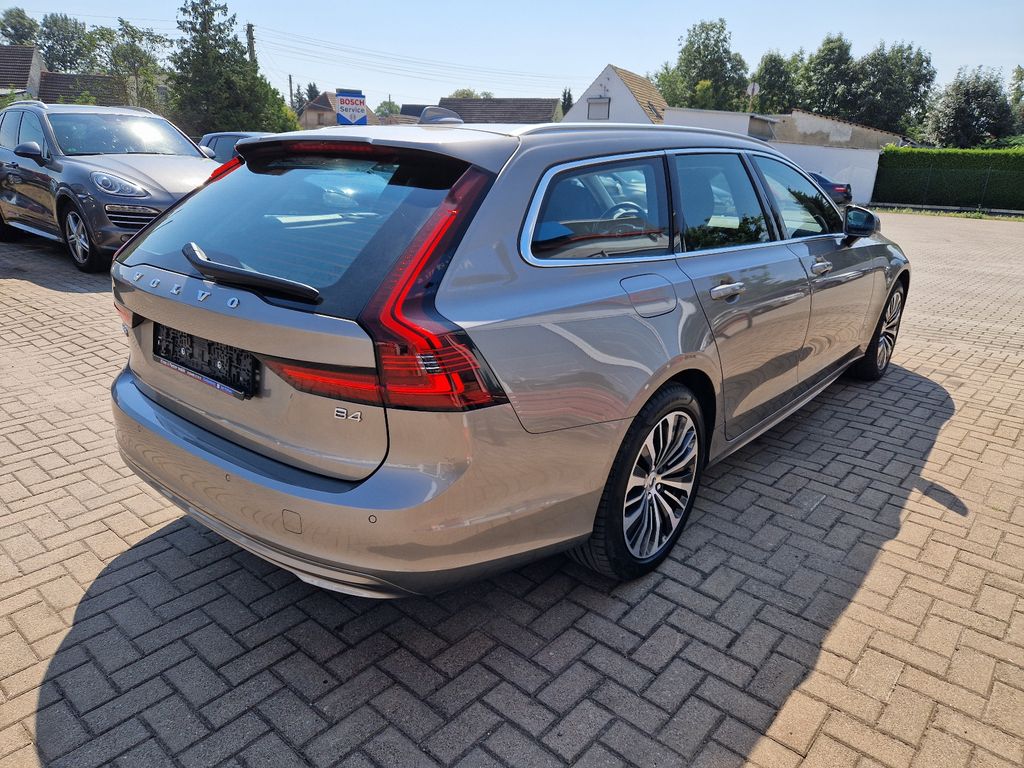 Volvo V90 2022