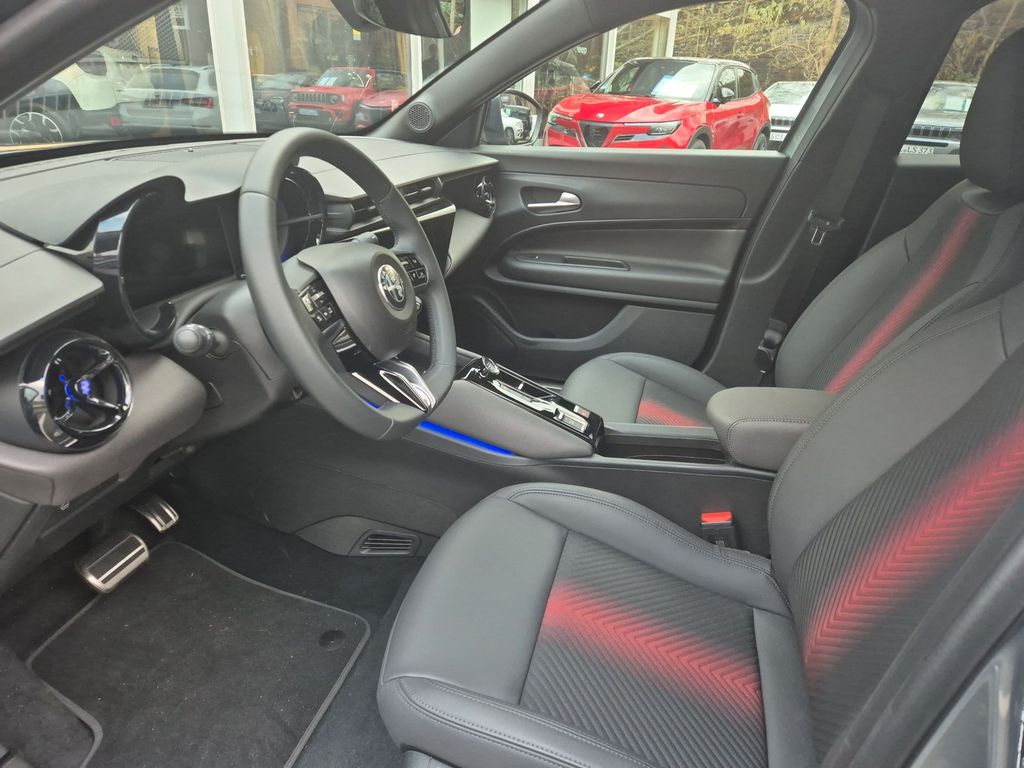 Alfa Romeo Junior 2025