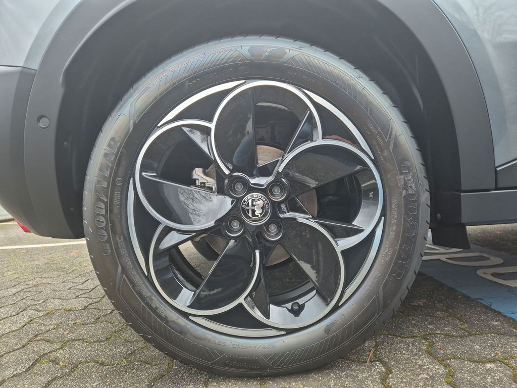 Alfa Romeo Junior 2025