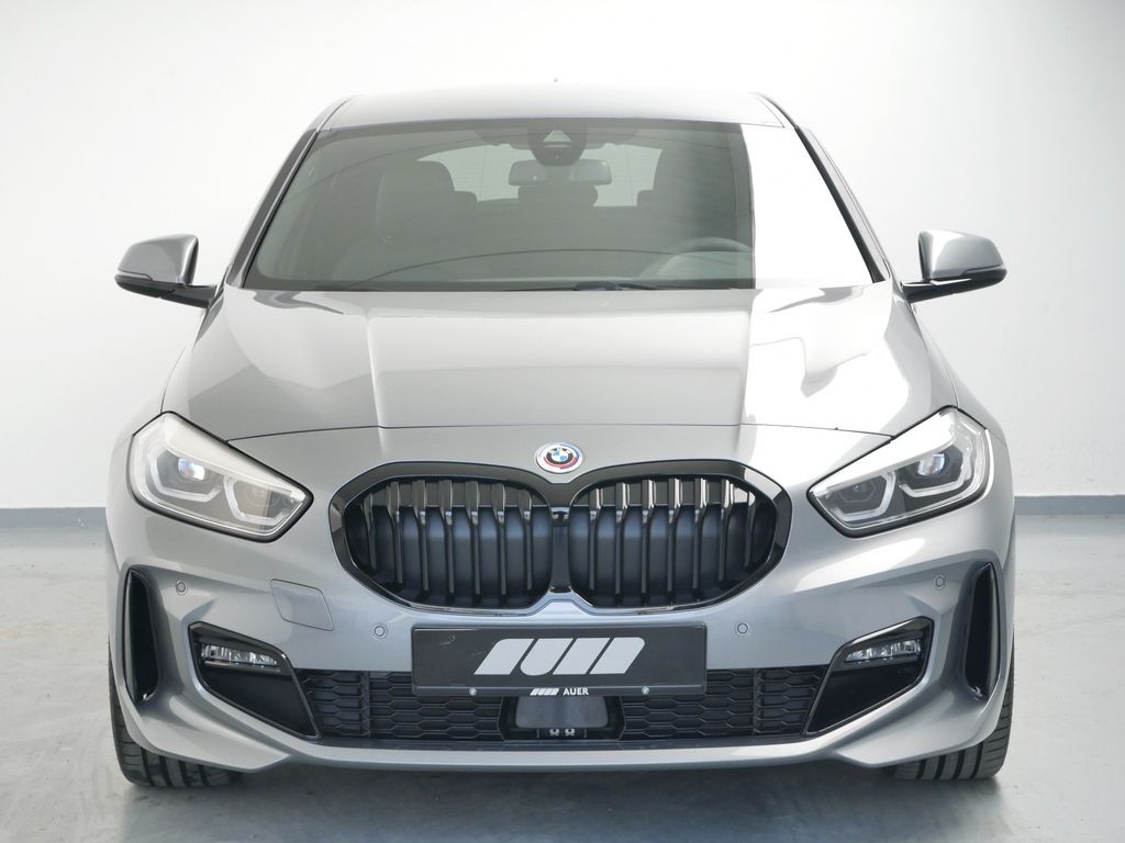 BMW 118 2023