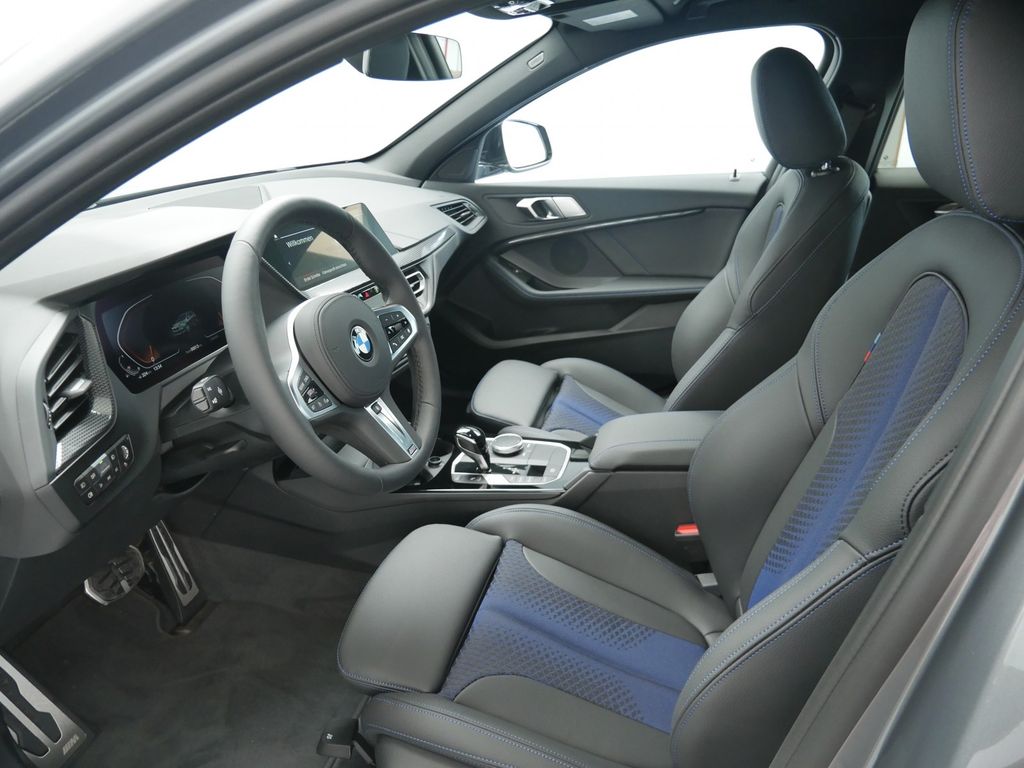 BMW 118 2023
