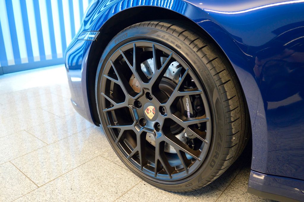 Porsche 992 2024