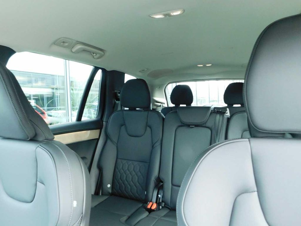 Volvo XC90 2025