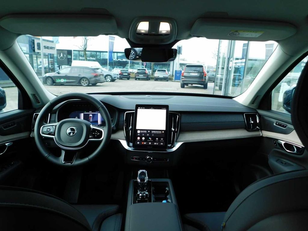Volvo XC90 2025