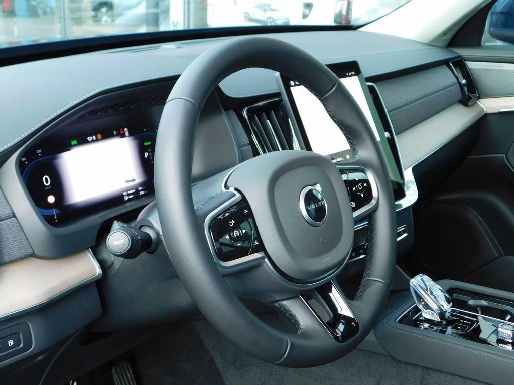 Volvo XC90 2025
