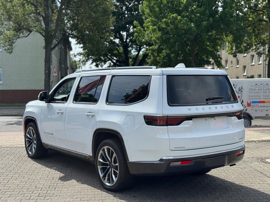 Jeep Wagoneer