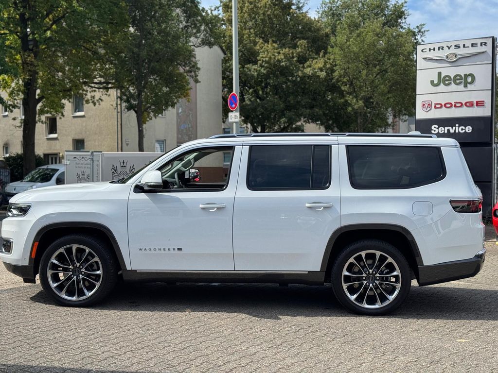 Jeep Wagoneer