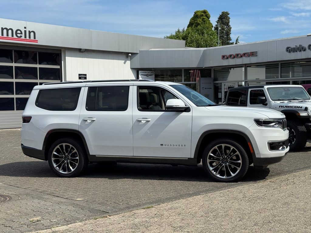 Jeep Wagoneer