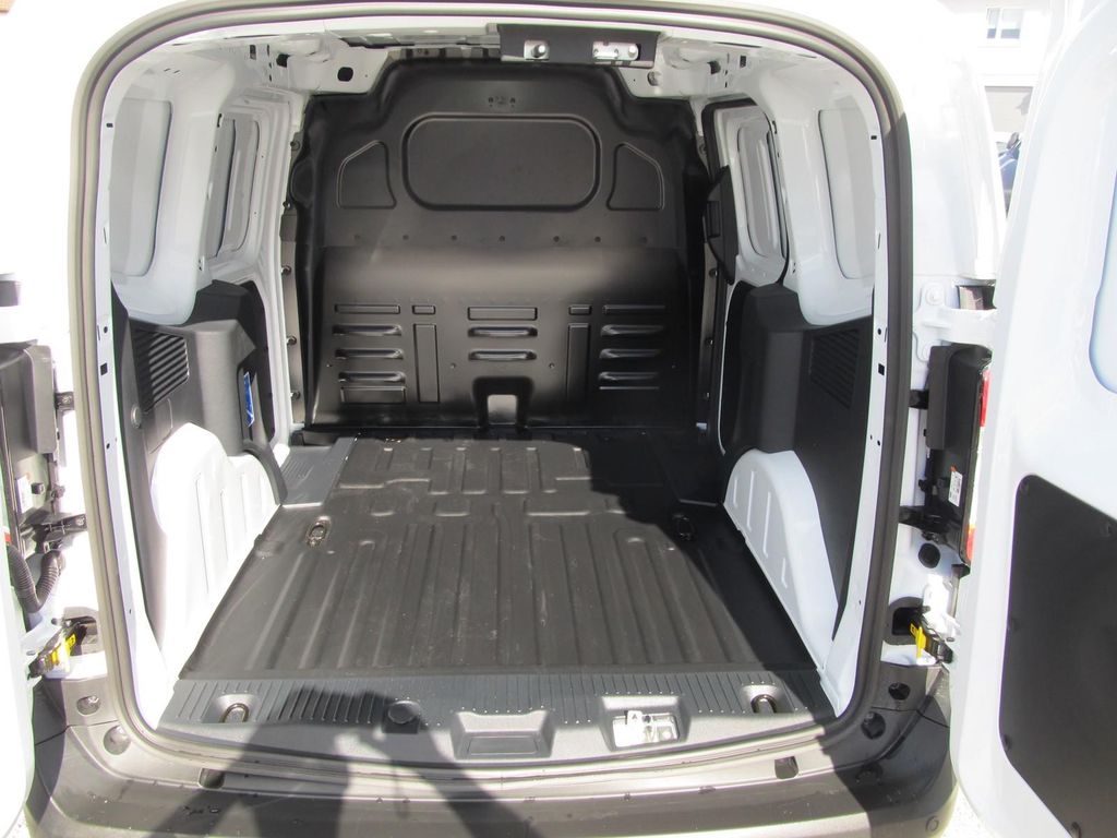 Ford Transit Courier 2024