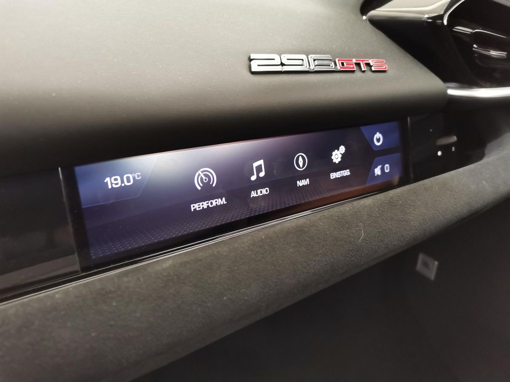 Ferrari 296 GTS 2023