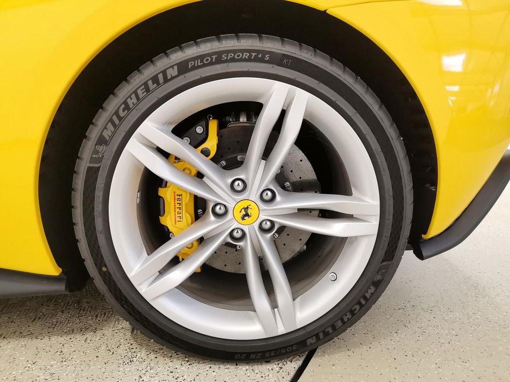 Ferrari 296 GTS 2023