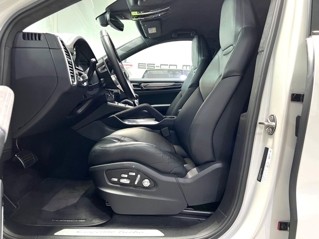 Porsche Cayenne 2021