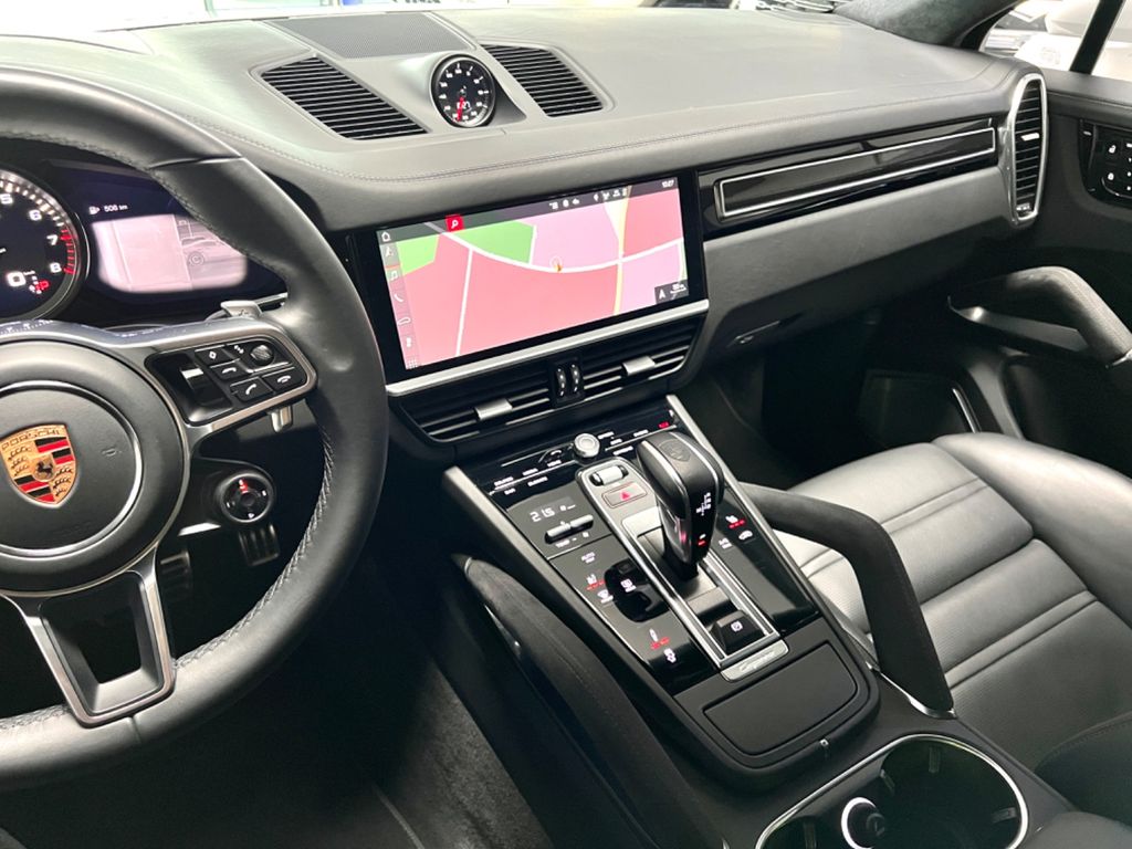 Porsche Cayenne 2021