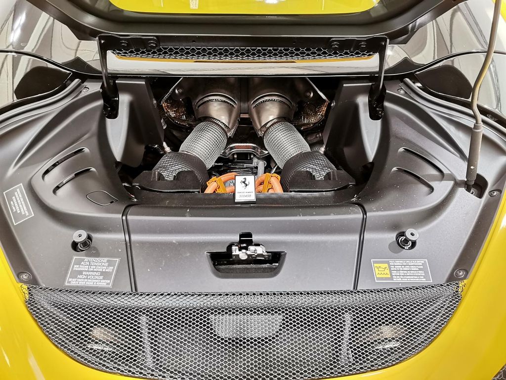 Ferrari 296 GTS 2023