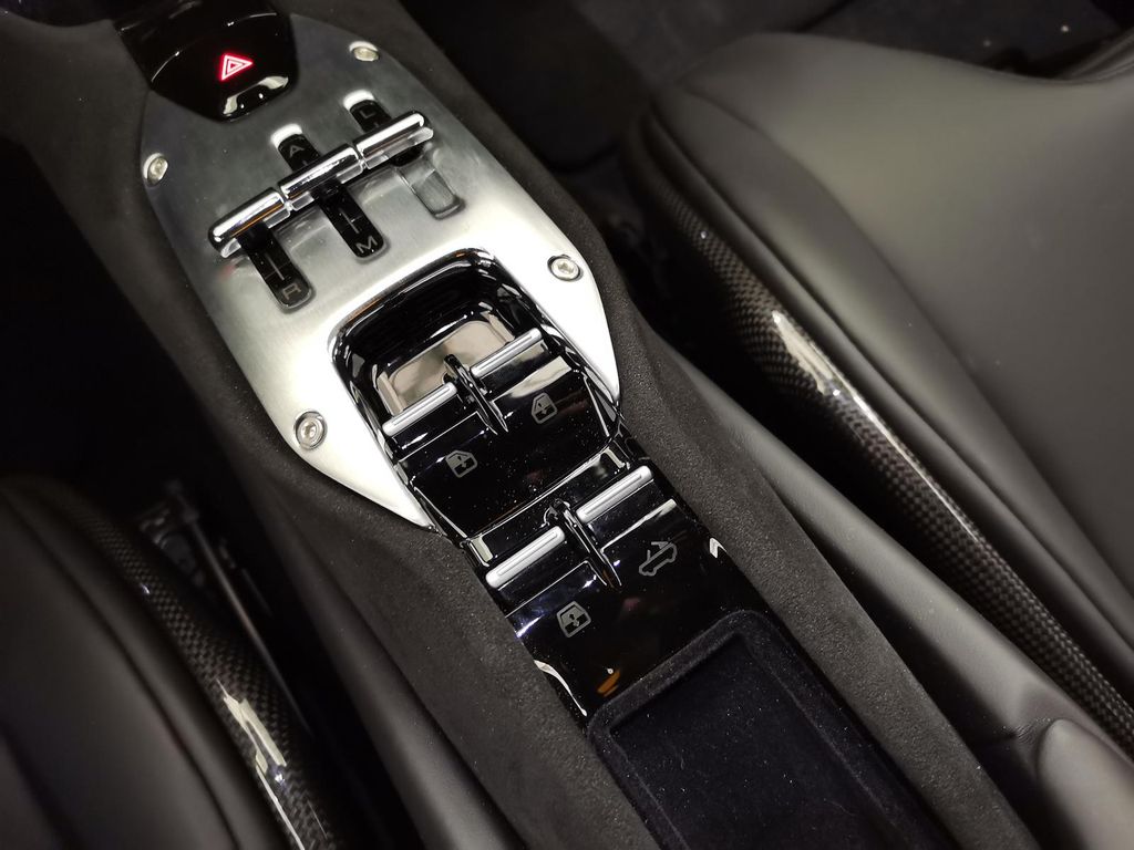 Ferrari 296 GTS 2023