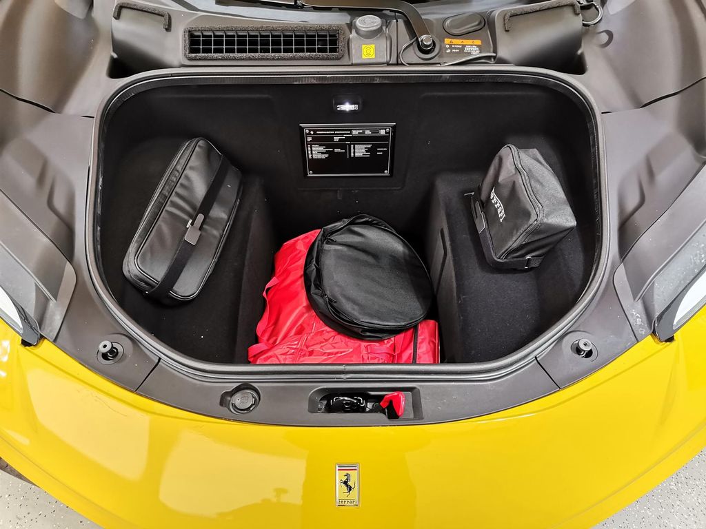 Ferrari 296 GTS 2023