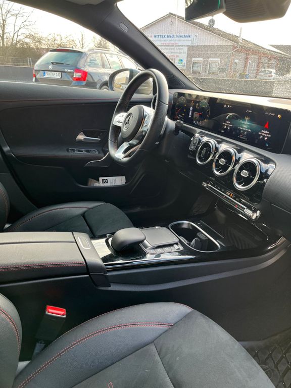 Mercedes-Benz CLA 180 2023