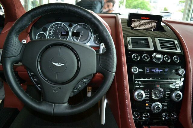Aston Martin DBS 2011