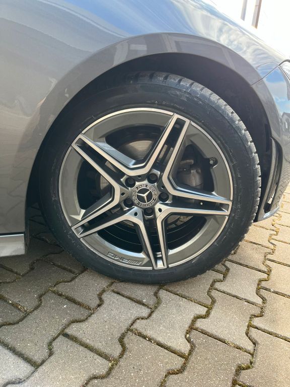 Mercedes-Benz CLA 180 2023