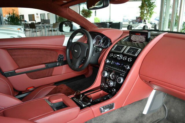 Aston Martin DBS 2011