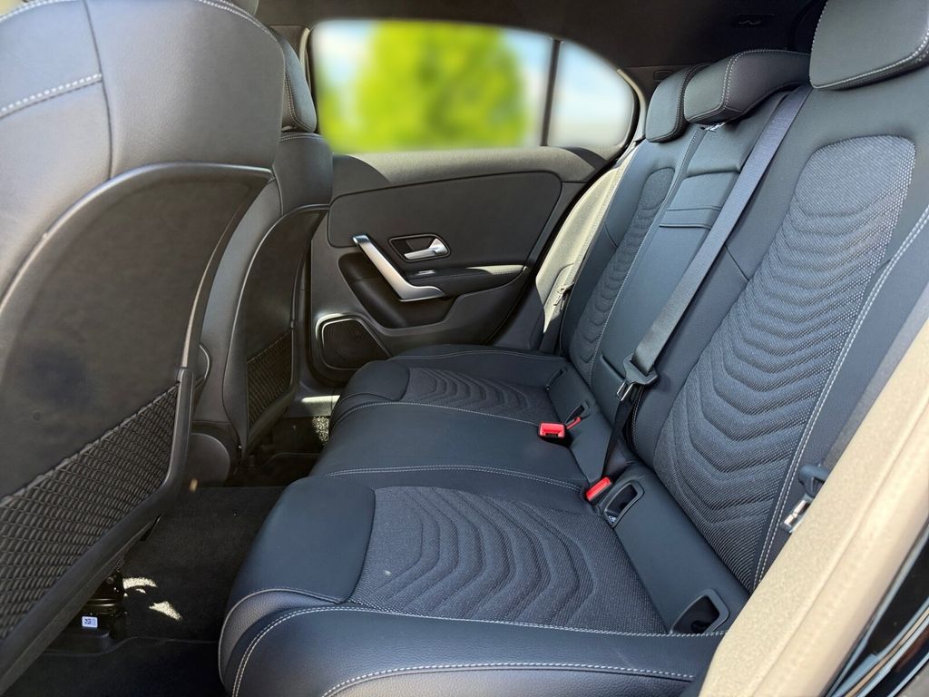 Mercedes-Benz A 200 2025