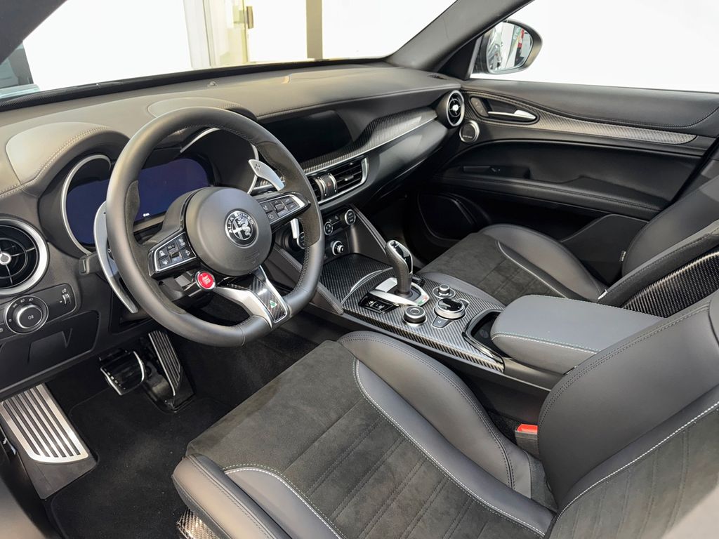 Alfa Romeo Stelvio 2024