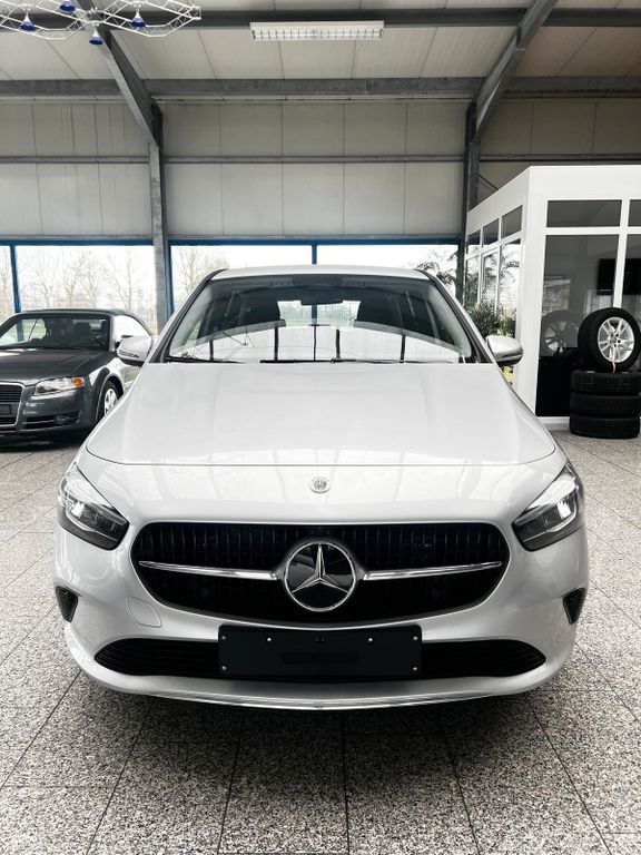 Mercedes-Benz B 180 2023