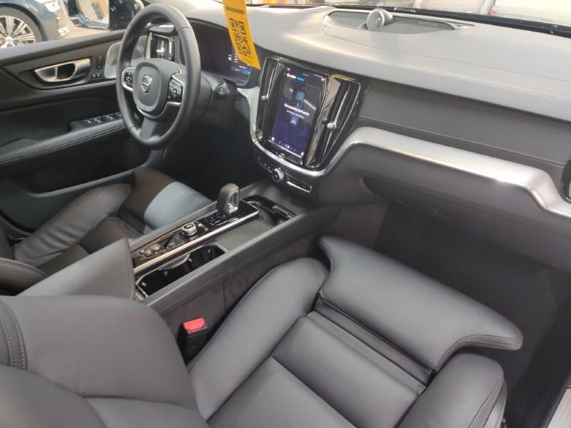 Volvo V60 2024