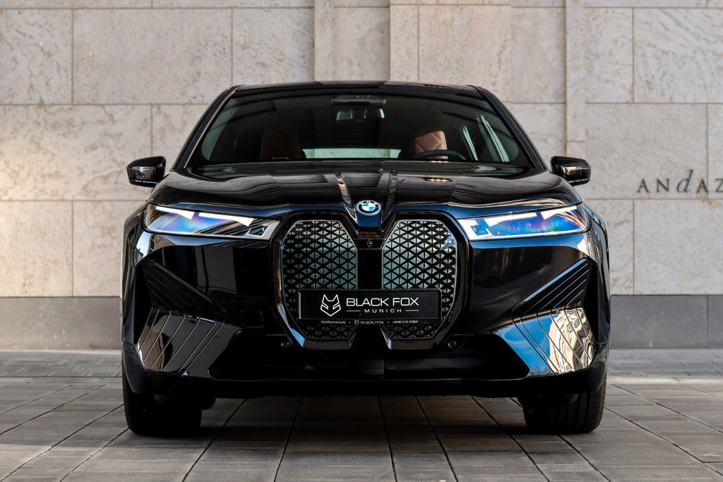 BMW iX