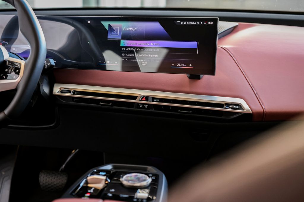 BMW iX