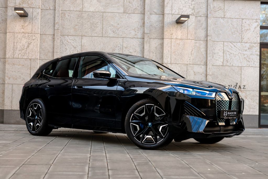 BMW iX