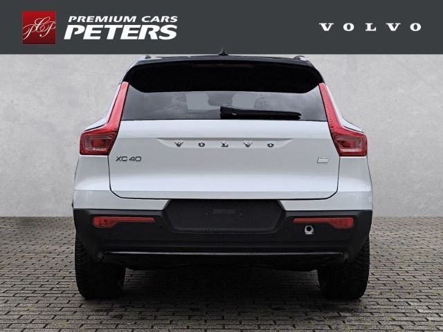 Volvo XC40 2025