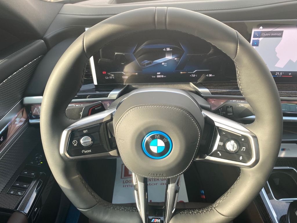 BMW i7