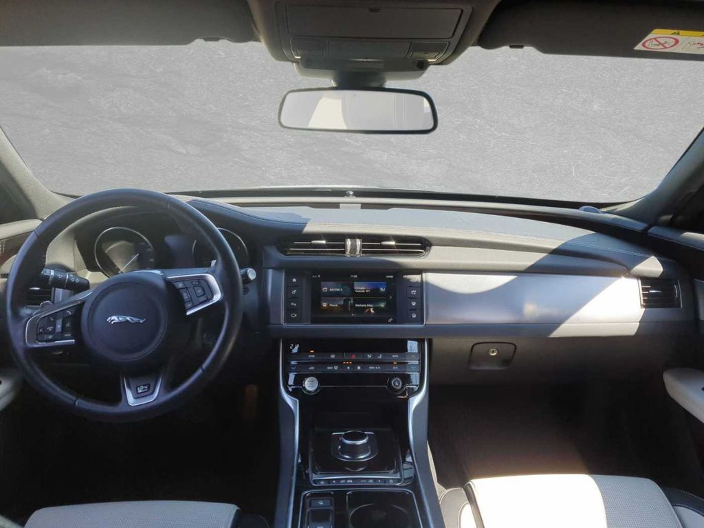 Jaguar XF 2019