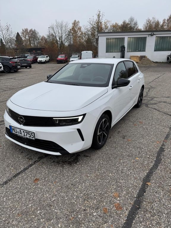 Opel Astra 2025